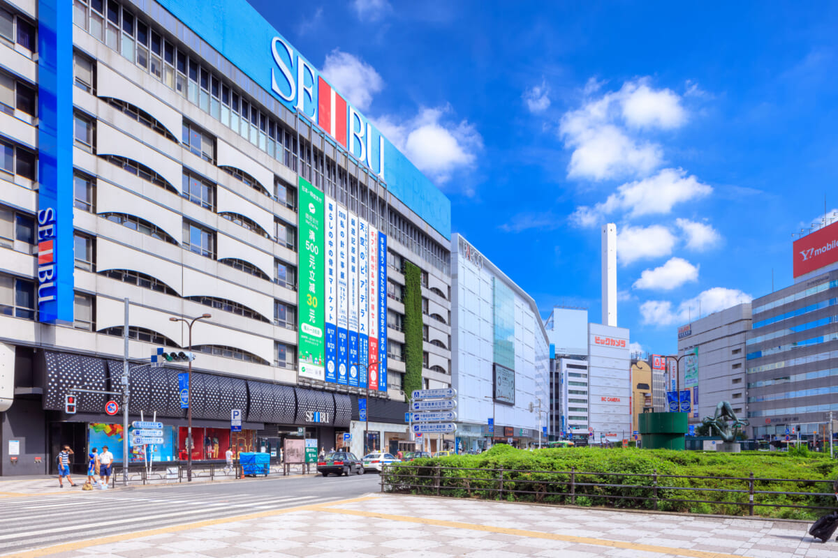池袋駅に住む