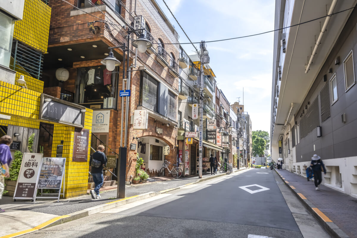 洗練された名店が集う、都内屈指のグルメタウン